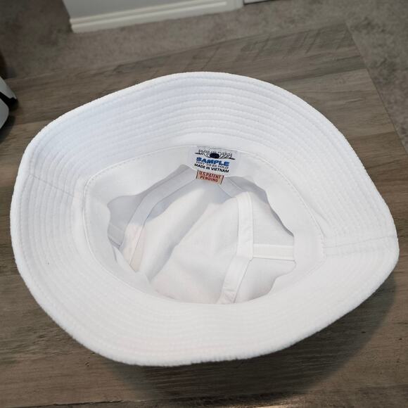 Vintage North Carolina Tar Heels Bucket Hat Cap White UNC NCAA 90s Soft Fleece - Picture 9 of 10